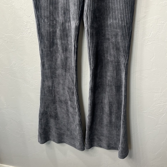 Aerie gray ribbed flare pants size small long. NWT. - Picture 3 of 13
